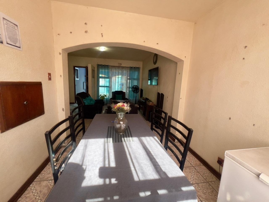 4 Bedroom Property for Sale in Grassy Park Western Cape